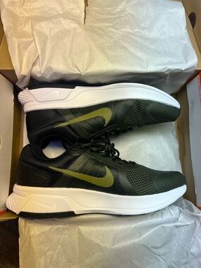 Nike Men's Black and Olive Green Running Shoes
